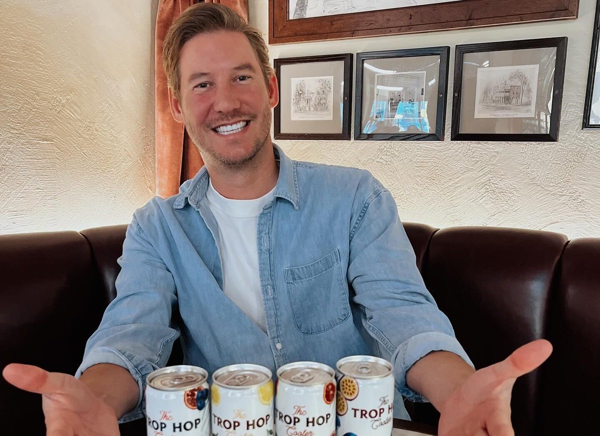 CelebrityInsid3's tweet image. TropHop Beers stuns fans with a surprise new collaboration with Functional Marketplace! 🍻 Get ready for a game-changing beverage that&apos;s already creating major buzz. Will you be grabbing yours online or at a tasting event? #TropHop #FunctionalDrinks #BeerBuzz