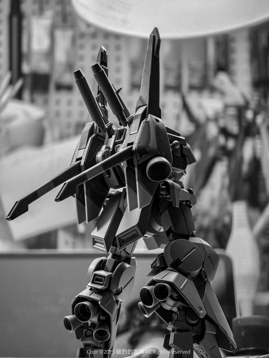 数ヶ月前にひどい病気にかかったが、幸いにも死ななかった。
最近は少し回復したので、模型作りを再開できるようになりました。

#ガンプラ