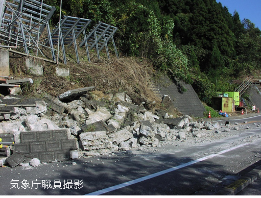 【今日は何の日】2004年の今日、 #新潟県中越地震 が発生し、家屋の倒壊のほか、土砂災害による道路の寸断や河川のせき止めが多数発生しました。新潟県中越地震の概要や被害の特徴については新潟地方気象台のHPをご覧ください。
#いのちとくらしをまもる防災減災
data.jma.go.jp/niigata/menu/2…