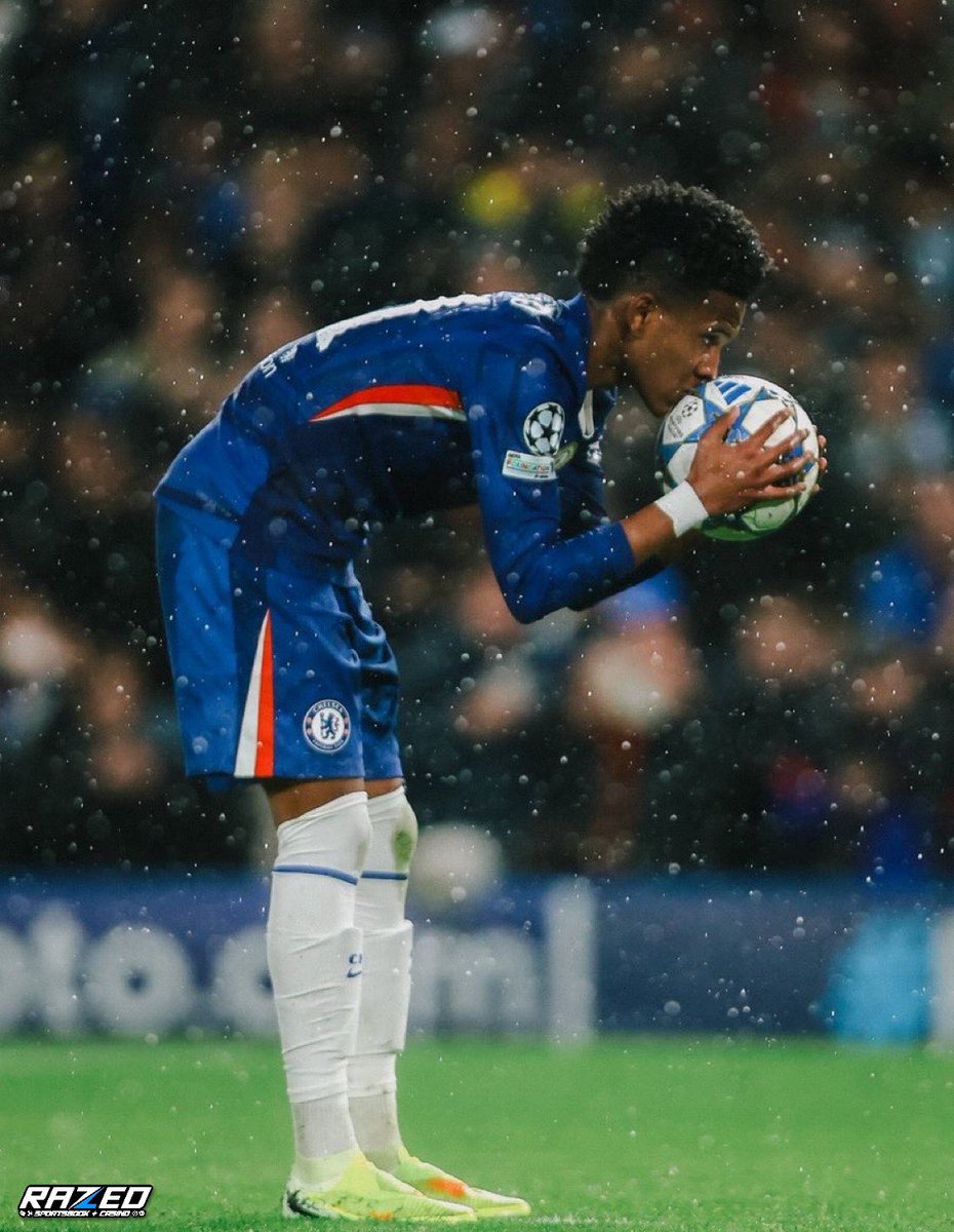 Estevao is such a likeable footballer. 

He plays with flair, gets you excited everytime he’s on the ball, technically incredible. Above all, the boy is extremely humble, always smiling, always just grateful. 

Impossible not to root for him. 💙