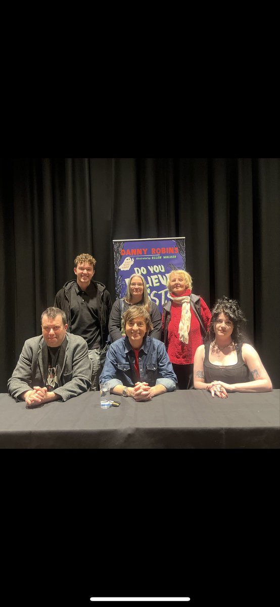 LeanneGradidge's tweet photo. Thank you for a fabulously spooky night with @danny_robins at @FarehamLive last night. Loved the detail on the boxes. Photos, autographs, thought provoking new cases, jump scares, fellow respectful fans - and a glow in the dark Tshirt to keep the monsters at bay 👌 https://t.co/vvt0IEz3sv