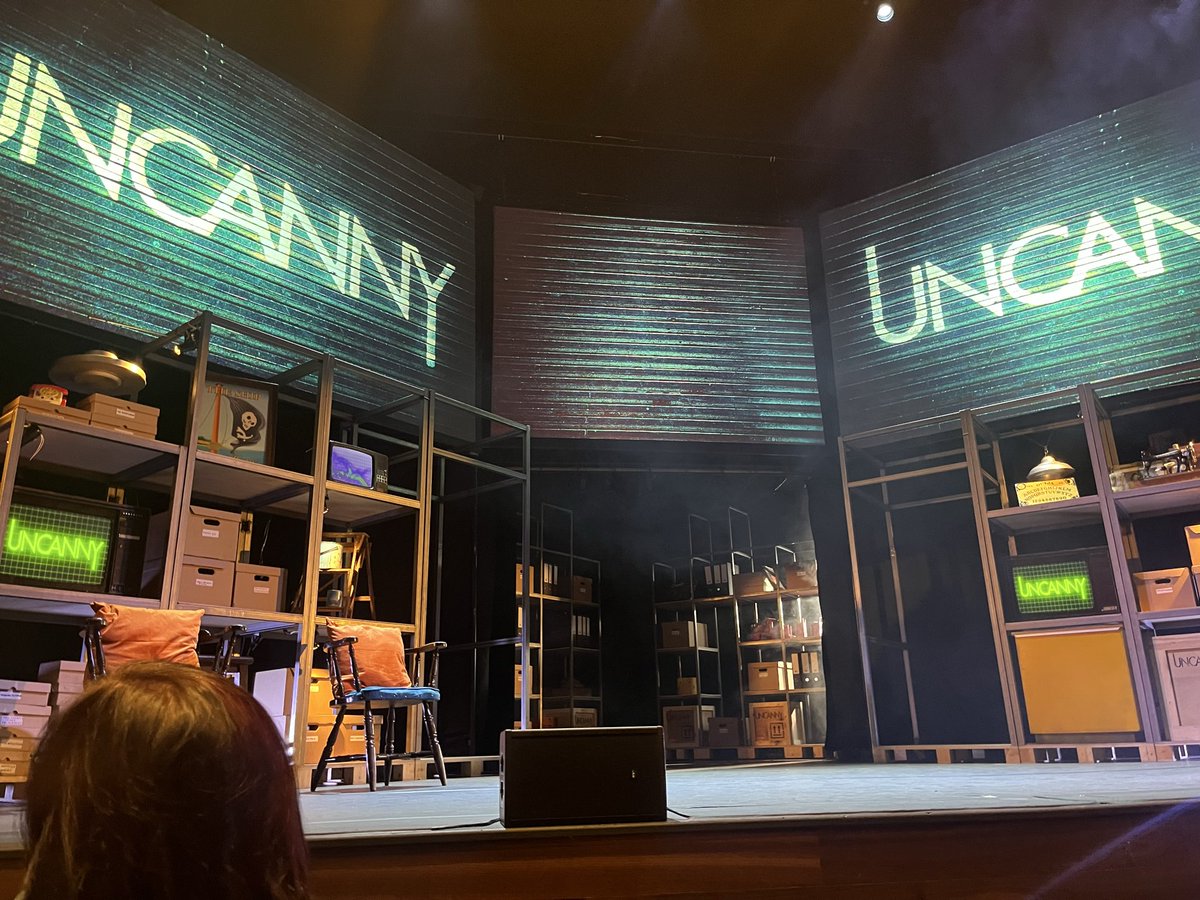LeanneGradidge's tweet photo. Thank you for a fabulously spooky night with @danny_robins at @FarehamLive last night. Loved the detail on the boxes. Photos, autographs, thought provoking new cases, jump scares, fellow respectful fans - and a glow in the dark Tshirt to keep the monsters at bay 👌 https://t.co/vvt0IEz3sv