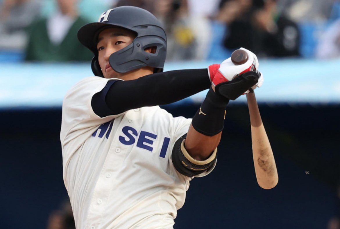 【ドラフト】法大・松下歩叶がヤクルトから１位指名　日米大学選手権MVPの「世界の松下」(日刊スポーツ)

現役では東京6大学リーグ最多の通算12本塁打を放ち、軽快な動きから三塁守備でも随所に好プレーを披露。走攻守3拍子そろった大学球界屈指の右の強打者として注目を集めてきた