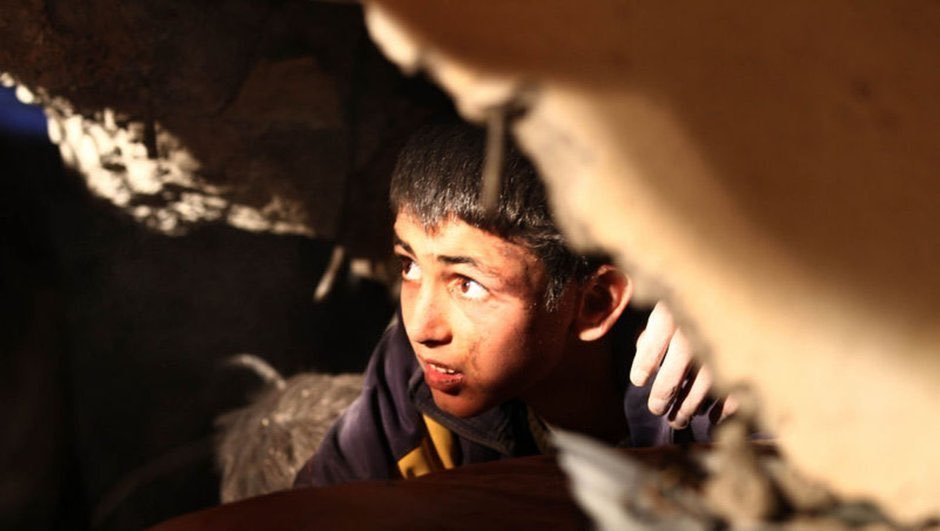 23 Ekim 2011

Van’ımızı derinden sarsan depremde hayatını kaybeden vatandaşlarımızı rahmetle anıyor, yaraları birlikte saran tüm hemşehrilerimize minnetle teşekkür ediyoruz.

Gürpınar Belediyesi olarak afetlere karşı daha dirençli bir gelecek için çalışmalarımızı sürdürüyoruz.