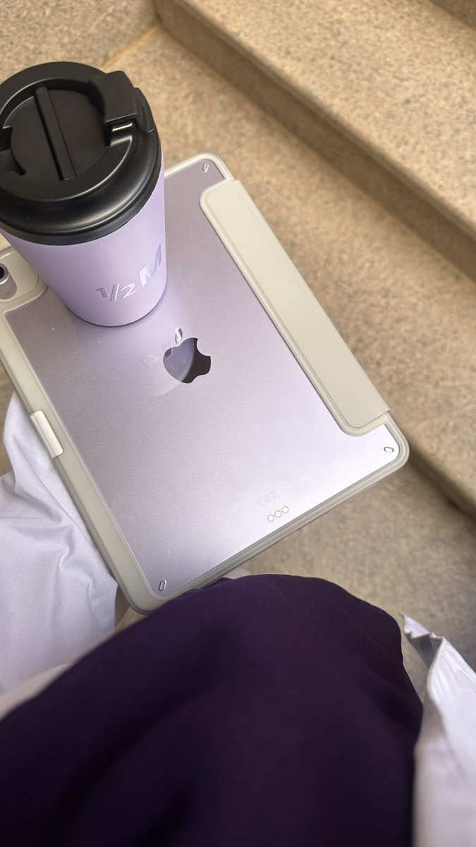 خالي أكسر اللون شوي💜