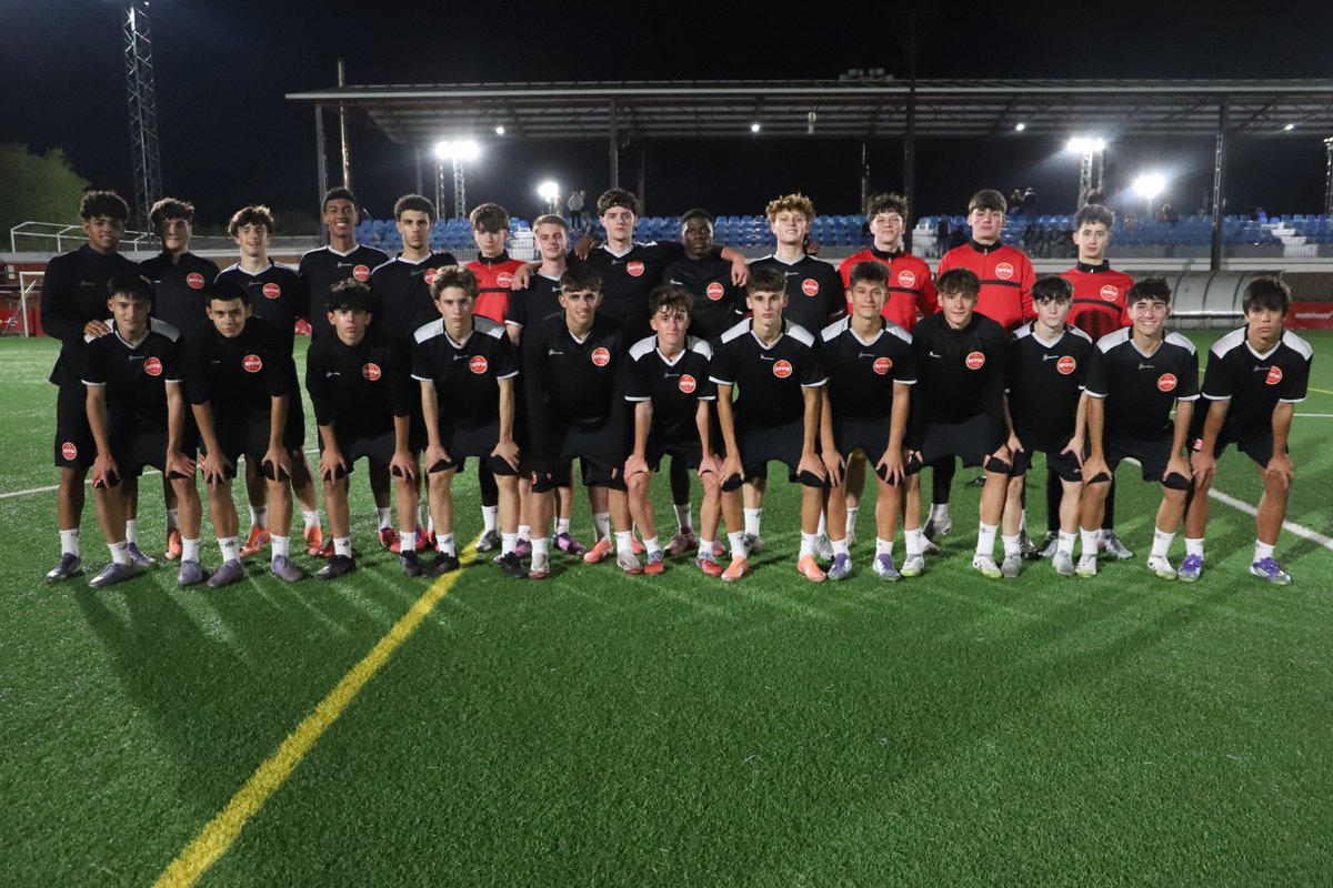 RFFM_oficial's tweet image. La selección 'Siete Estrellas' Sub-16 masculina dirigida por Miguel Fernández realizó ayer su tercer entrenamiento de la temporada en Cotorruelo 🏟️ con la vista puesta en la primera fase del #CESA que les llevará a competir en la Ciudad Deportiva del Valencia CF en Paterna.