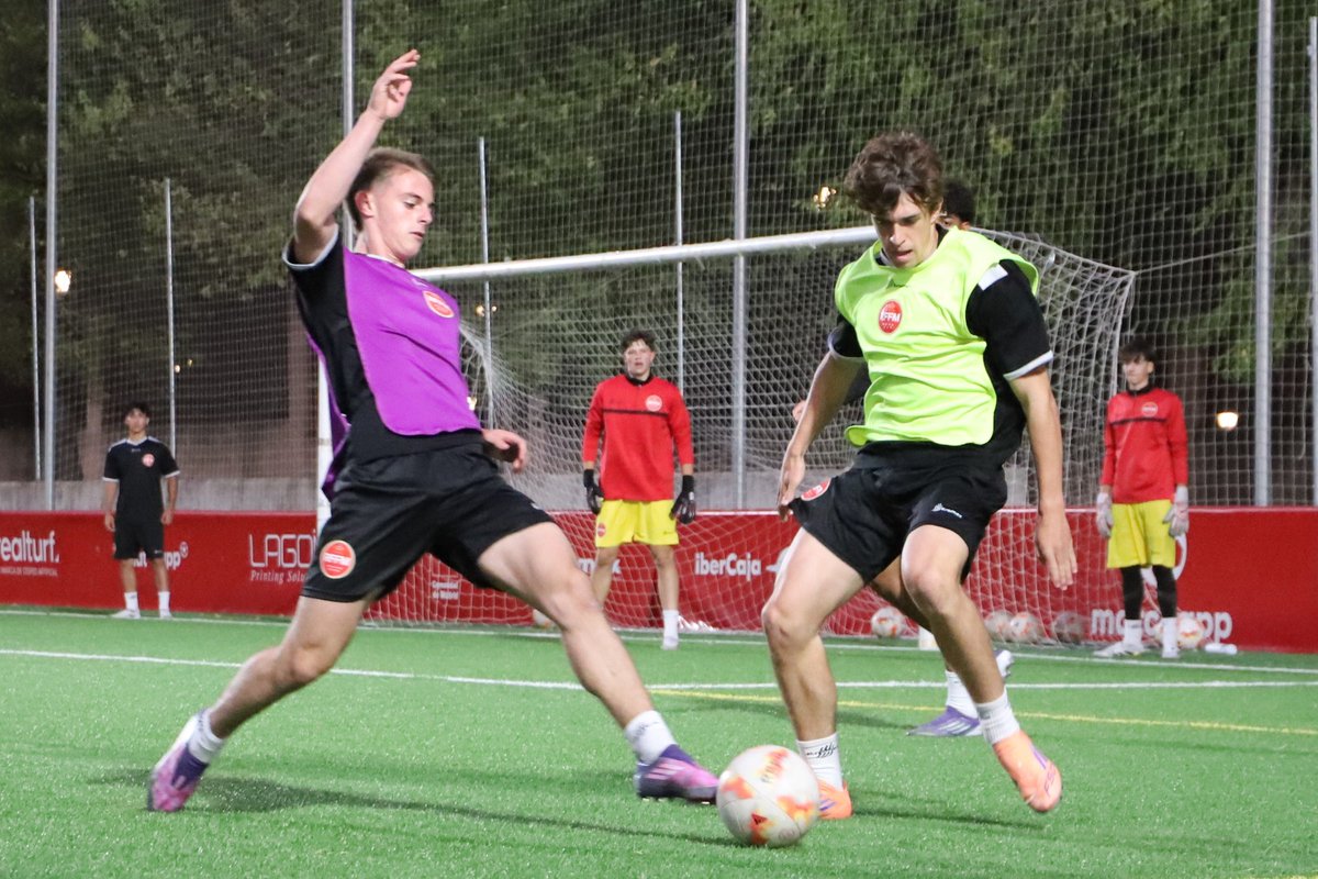 RFFM_oficial's tweet image. La selección 'Siete Estrellas' Sub-16 masculina dirigida por Miguel Fernández realizó ayer su tercer entrenamiento de la temporada en Cotorruelo 🏟️ con la vista puesta en la primera fase del #CESA que les llevará a competir en la Ciudad Deportiva del Valencia CF en Paterna.