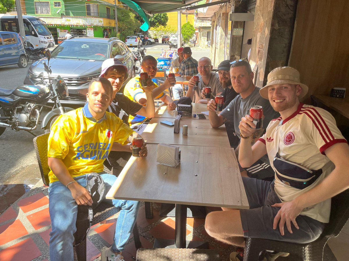 GroundhoppingT's tweet image. 🚨 NY GRUPPEREJSE TIL COLOMBIA 🇨🇴

Grupperejsen tager igen til vidunderlige Colombia i foråret 2026 - det bliver vildt, voldsomt og en kæmpe oplevelse at få den colombianske kultur og fankultur helt ind under huden og opleve de vilde tribuner 🌎

📅 10. - 20. april 2026
🇨🇴…