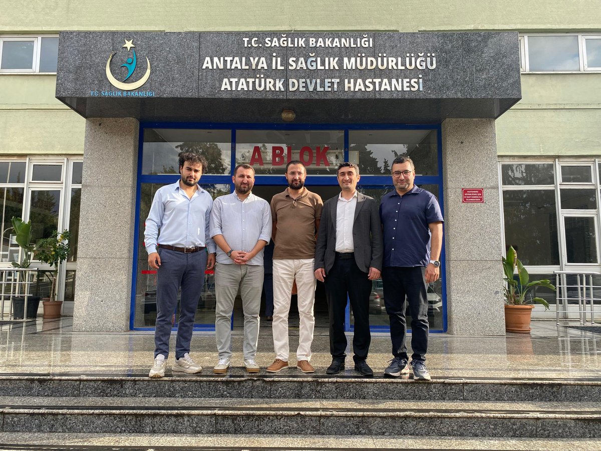 AGD Antalya Şubesi olarak yönetim kurulu üyelerimizle birlikte Atatürk Devlet Hastanesi Başhekimi Sn. Uz.Dr.Recep Yıldırım’ı ve hastalarımızı ziyaret ettik.🤝
Nazik misafirperverlikleri için Başhekimimize teşekkür ediyor,tüm hastalarımıza en kısa sürede acil şifalar diliyoruz.🤲
