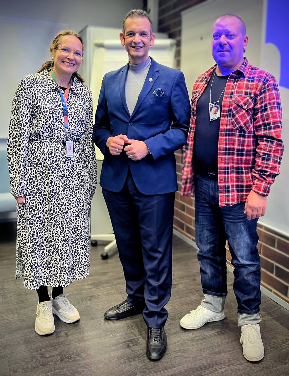 Kiitos <a href="/Medi02/">Mikael Mertsi ”MEDI” Ärling</a> erinomaisesta luennostasi Monimuotoinen Suomi <a href="/uraerko/">Uraerko</a> -koulutuksessamme 🙏 <a href="/HAMK_AOKK/">HAMK Ammatillinen opettajakorkeakoulu</a> <a href="/HAAGAHELIA_AOKK/">HAAGA-HELIA AOKK</a>