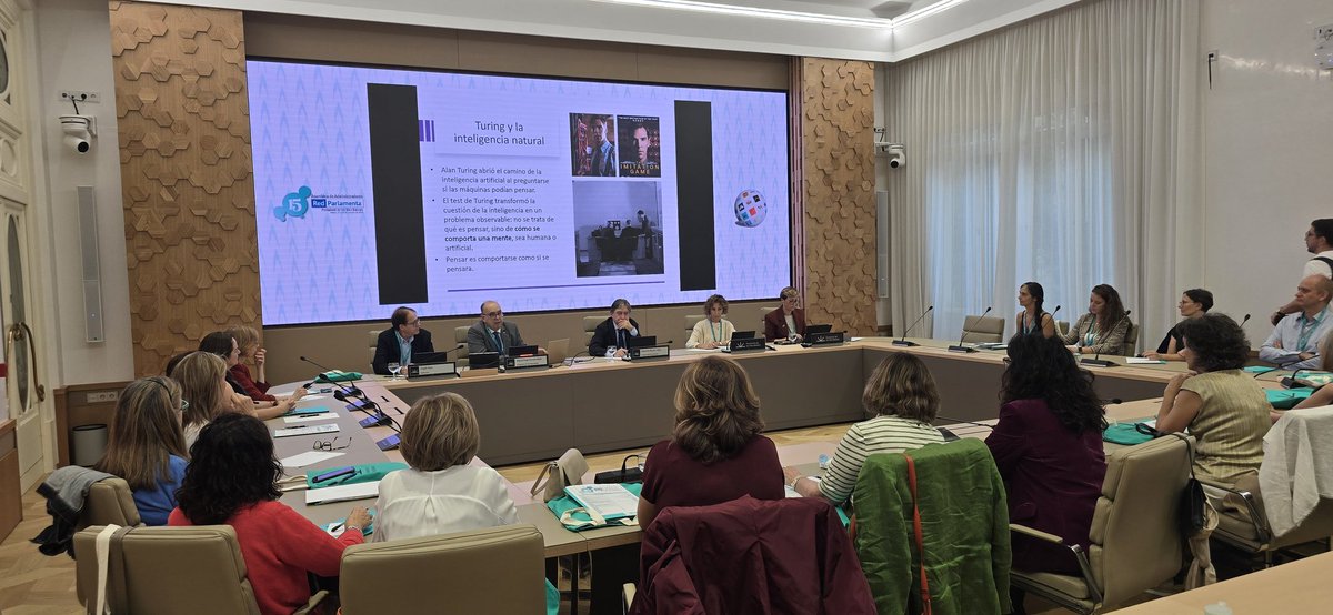 La jornada empieza con una conferencia inaugural relacionada con #InteligenciaArtificial del director de #Documentación, #Biblioteca y #Archivo del <a href="/Congreso_Es/">Congreso</a> en la #15Asamblea de <a href="/red_parlamenta/">red_parlamenta</a> en el <a href="/ParlamentIB/">Parlament de les Illes Balears</a> #Palma