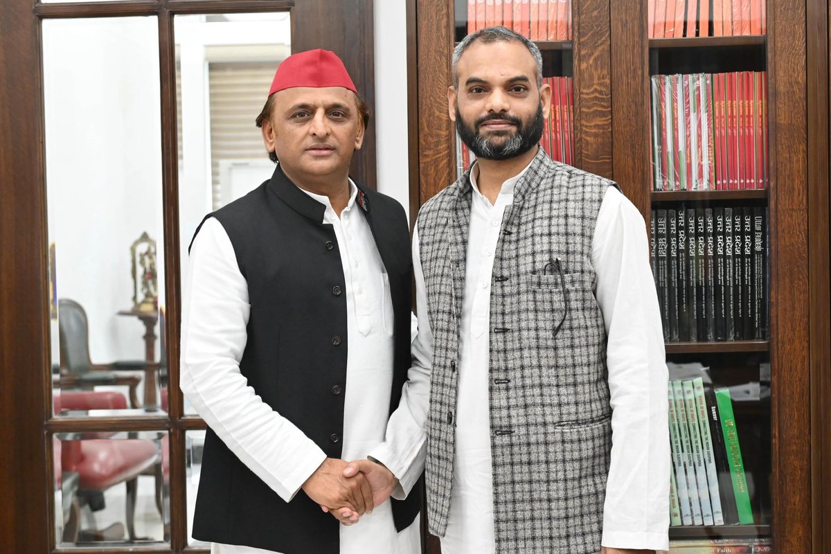 पूर्व मुख्यमंत्री और समाजवादी पार्टी के राष्ट्रीय अध्यक्ष जनाब <a href="/yadavakhilesh/">Akhilesh Yadav</a>  जी की जन्म दिन की तहे दिल से मुबारकबाद।