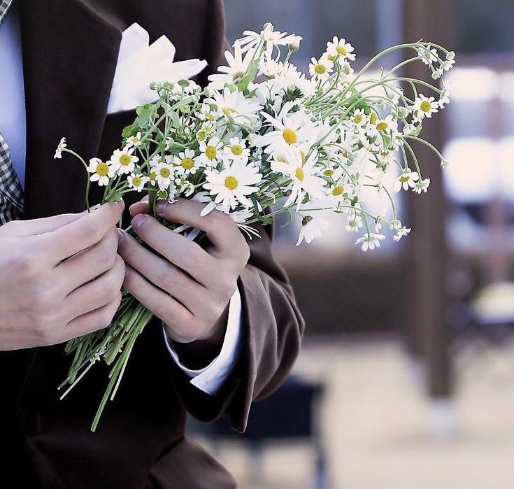 vantelom1's tweet image. 🍁🌸🌹🌼