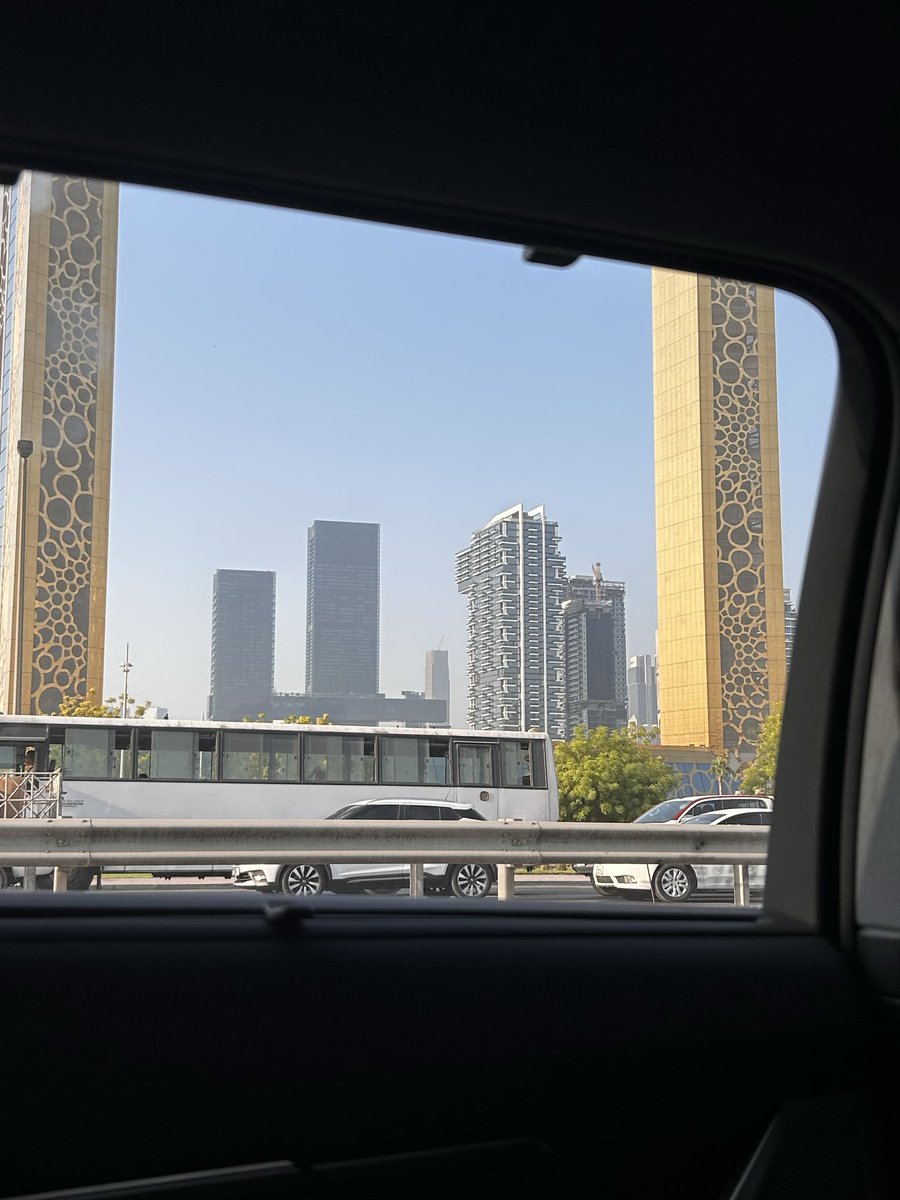 DacilCoello's tweet image. Una ventana de oportunidades es lo que se nos abre cuando exploramos otros #sistemas #educativos. Ya en Dubái, felices por esta oportunidad y con muchas ganas de aprender… para enseñar #proyectos  #enseñar.