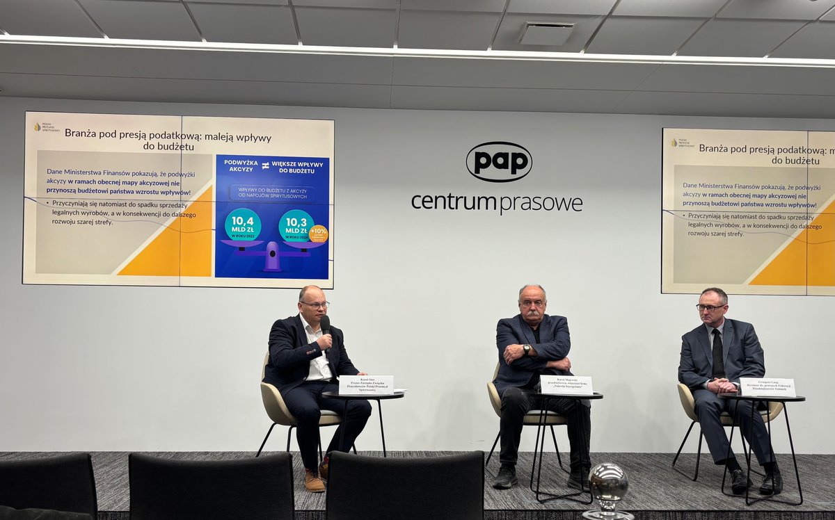 Karol Stec, ZP PPS: Kolejne podwyżki nie doprowadzą do wzrostu wpływów do budżetu państwa.

# konferencja prasowa # wpływ branży spirytusowej