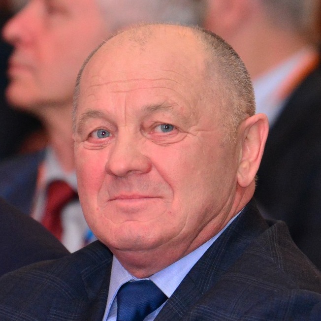 Minister <a href="/KotulaKat/">Katarzyna Kotula</a> zna się na kwestiach światopoglądowych i religijnych, jak ja na kardiochirurgii – mówi <a href="/SawickiMarek/">Marek Sawicki</a> -Jeżeli różaniec ma służyć jako narzędzie zamiast kastetu - to ja się na to nie zgadzam - zaznaczał w rzmowie z <a href="/P_Jenczmionka/">Patrycja Jenczmionka</a>

radiorodzina.pl/2025/10/23/mar…