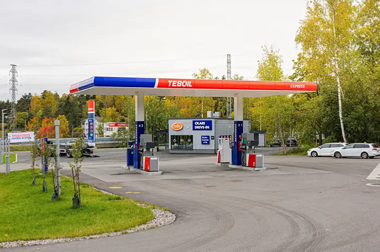 Story of the fuel station chain Teboil may finally be coming to an end in Finland.

New US and European sanctions target russian companies Rosneft Oil Company (Rosneft) and Lukoil OAO (Lukoil) as well as their subsidiaries, which include Teboil.

Good riddance!🚮