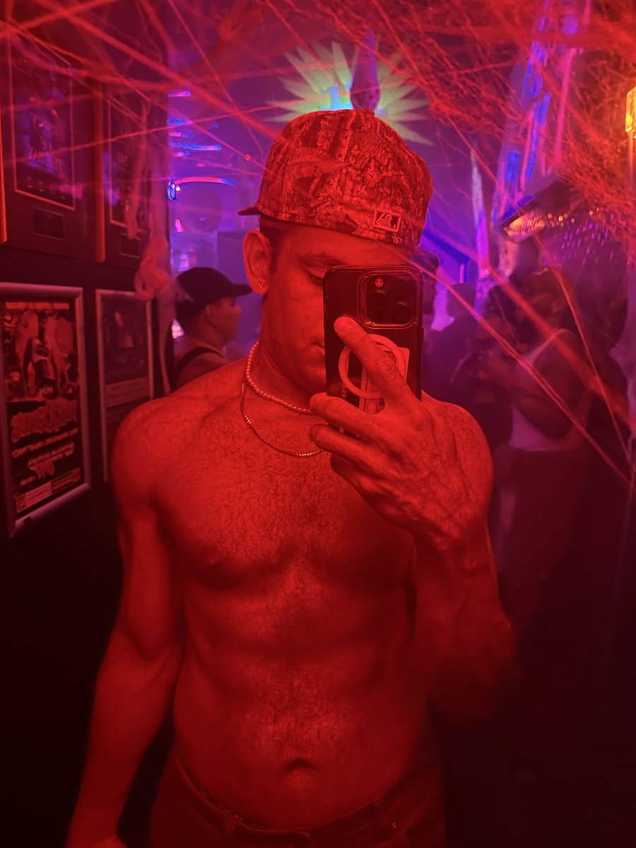 maltezhansley's tweet photo. Latin night was a blast honestly 😝 https://t.co/Rwods2xWsy