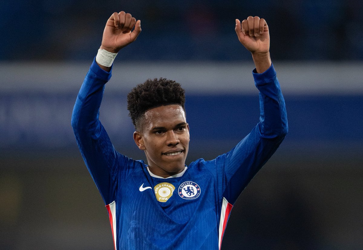 Estêvão had 63 touches in the final third against Ajax last night, a record in a single #UCL game this season. 🦶