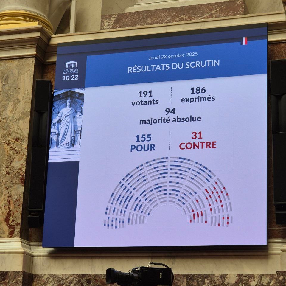 François Ruffin (@francois_ruffin) on Twitter photo 1 victime de violences sexuelles toutes les 2 minutes. Toute l’Assemblée vote pour introduire le consentement dans la définition du viol. Toute? Non. Le RN s’y oppose.
Bravo à <a href="/MC_Garin/">Marie-Charlotte Garin</a> pour ces 2 ans de combat et pour avoir imposé la #CultureDuConsentement dans le débat public. 1 victime de violences sexuelles toutes les 2 minutes. Toute l’Assemblée vote pour introduire le consentement dans la définition du viol. Toute? Non. Le RN s’y oppose.
Bravo à <a href="/MC_Garin/">Marie-Charlotte Garin</a> pour ces 2 ans de combat et pour avoir imposé la #CultureDuConsentement dans le débat public.