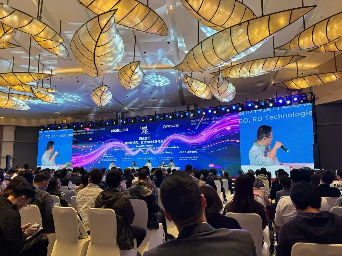 CrustNetwork's tweet image. Excited to have participated in #ETHShanghai and the 11th Global Blockchain Summit with @WXblockchain!
It’s always inspiring to connect with the global Web3 community and share the latest in decentralized storage and innovations!