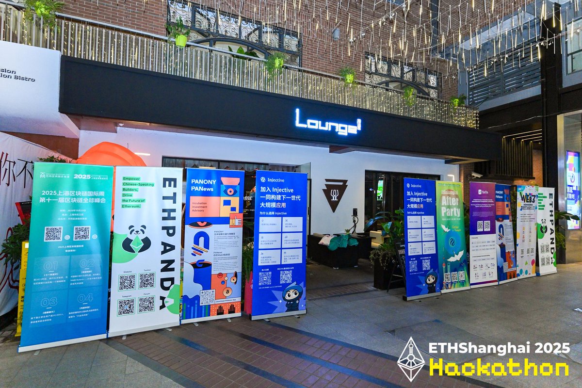 CrustNetwork's tweet image. Excited to have participated in #ETHShanghai and the 11th Global Blockchain Summit with @WXblockchain!
It’s always inspiring to connect with the global Web3 community and share the latest in decentralized storage and innovations!