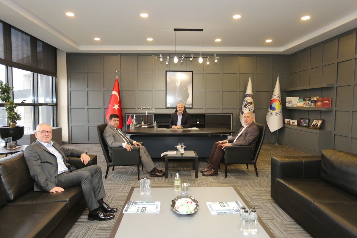 Sakarya Üniversitesi Diş Hekimliği Fakültesi Dekanımız Prof. Dr. Mehmet Yıldız ile 15. Meslek Komitemizin Başkanı Yıldırım Çakmak ve Yönetim Kurulu Üyemiz Ekrem Seçgin’i ağırladık. 

Kendilerine nazik ziyaretleri için çok teşekkür ediyorum.