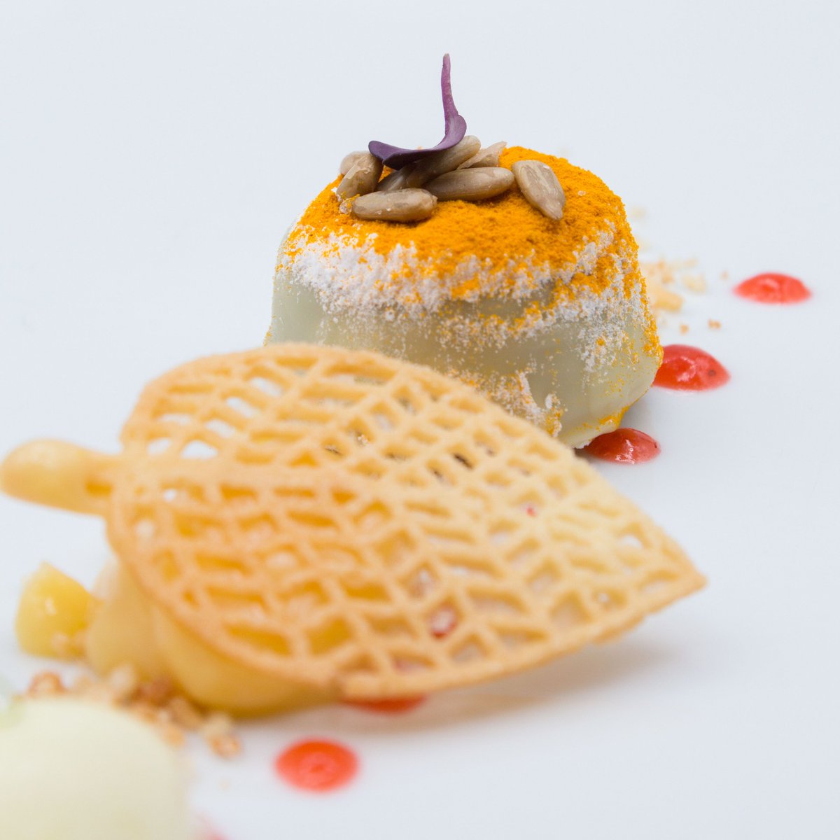 JavierRest's tweet photo. Tradición y vanguardia se funden para crear el postre que EVOCA a Las Hurdes. 
En  Restaurante Javier Martín la inspiración de nuestra tierra es  infinita.
No te contaremos más. Tienes que vivir la sorpresa.
#RestauranteJavierMartin #AltaCocinaExtremeña #LasHurdes #PostreCreativo https://t.co/gOBL6tgaGT