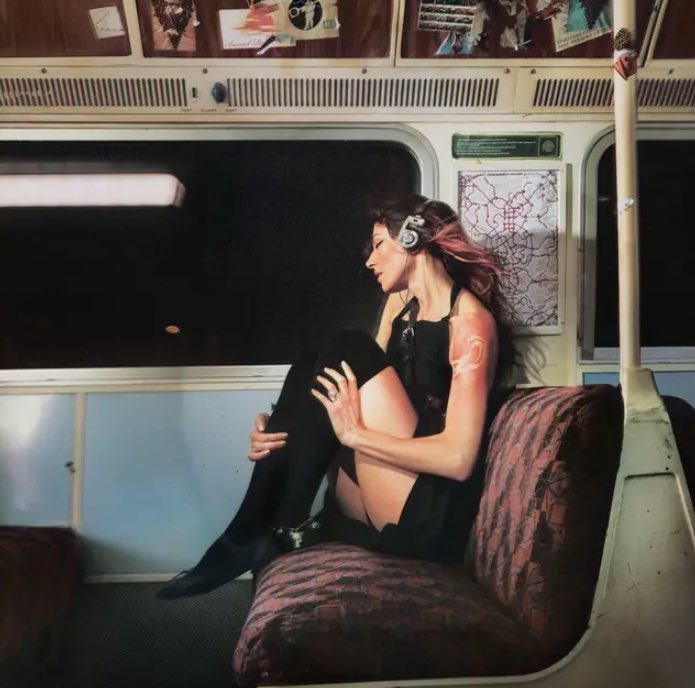 queria ir para são paulo só para andar de metro e tirar essa foto