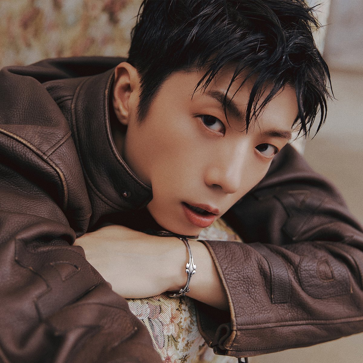 12/24(水)発売🎄❤️
#WOOYOUNG (From 2PM) BEST ALBUM
ご予約受付中✨✨

タワレコ特典🎁
オリジナルフォトカード(3種ランダム)

ご予約はコチラから👀👇
tower.jp/article/featur…

#2PM 
#투피엠
#ウヨン
#HOTTEST
#ハレス
<a href="/follow_2PMJP/">2PM Japan Official</a>
<a href="/follow_2PM/">2PM</a>