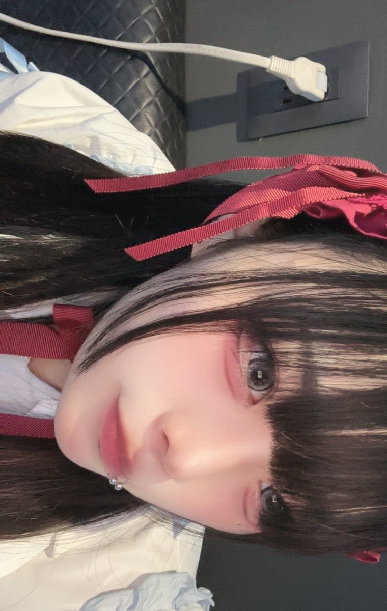 おきゅいん！18〜23時まで！

今日もまたﾊﾞｲﾄｩの女の子カフェ帯俺しかいないので優しくしてください、、、