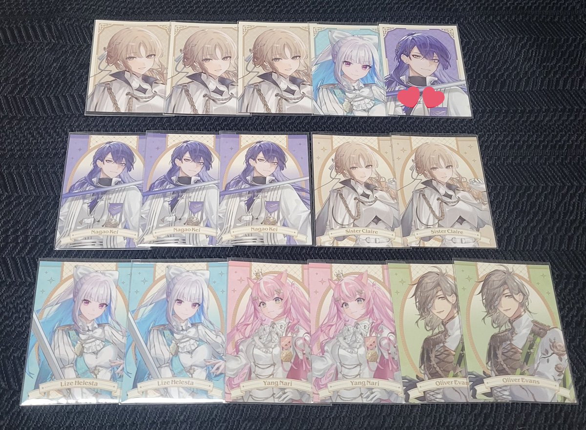 ssss_10r's tweet photo. @ChoruuuAichan @a むーちょる様お久しぶりですでございます。
以前DMMスクラッチでお世話になった さ と申します。
当方お求めの方R1枚所持しているのですが、お借りした画像の︎💕︎の印を付けた1枚と1⇔1で交換していただくことは可能でしょうか？ご検討の程よろしくお願い致します。 https://t.co/1ECeHs0Kvb