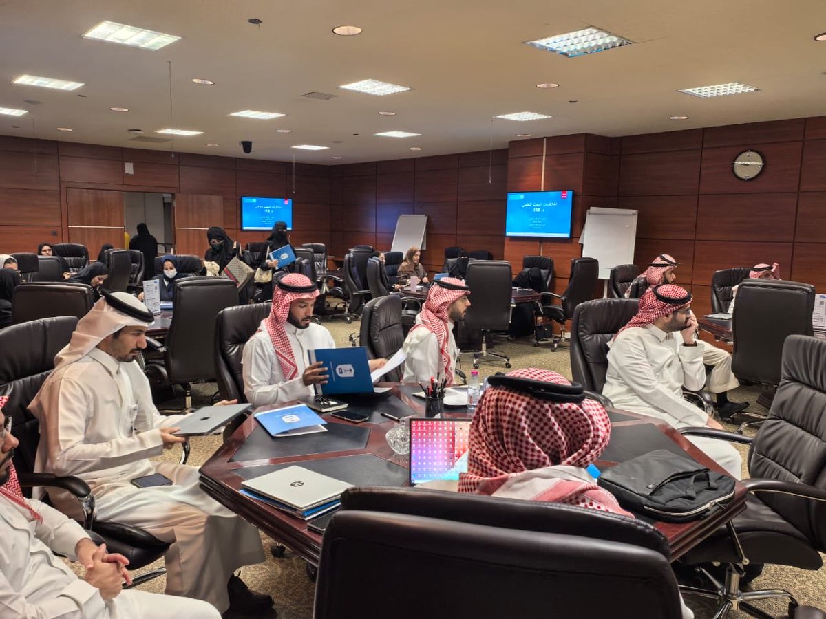 ksu_dsd's tweet photo. جانب من حضور دورة تدريبية بعنوان (اخلاقيات البحث العلمي و التميز البحثي ). https://t.co/ocBAoXB7Uf