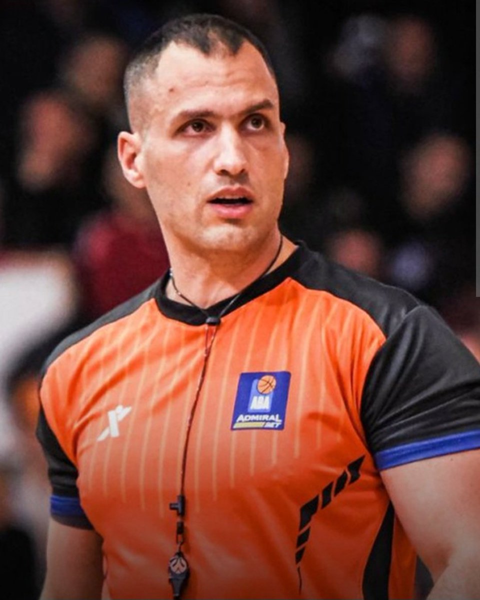 Ο Uros Nikolic είχε ένα τίμιο 5/5 στα ματς του #olympiacosbc το 2024.

Και τα 2 ματς με #paobc
Με κραυγαλεα λάθη στο ΣΕΦ.

Τη σφαγή της Αρμάνι στο Μιλάνο που εκανε δηλώσεις ο Μεσίνα. 

Την 50αρα στη Μπαγερν.

Το g2 των PO με Ρεαλ με +15 βολές.

Εργαλείο.