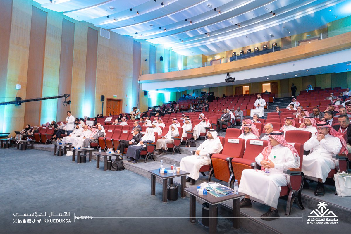 يواصل #مؤتمر_التعليم_الطبي2_KKU بـ #جامعة_الملك_خالد فعالياته في يومه الثاني، عبر جلسات علمية نوعية تناقش أحدث الاتجاهات في تطوير التعليم الطبي، وتستعرض أفضل الممارسات التعليمية والتدريبية الحديثة في القطاع الصحي..