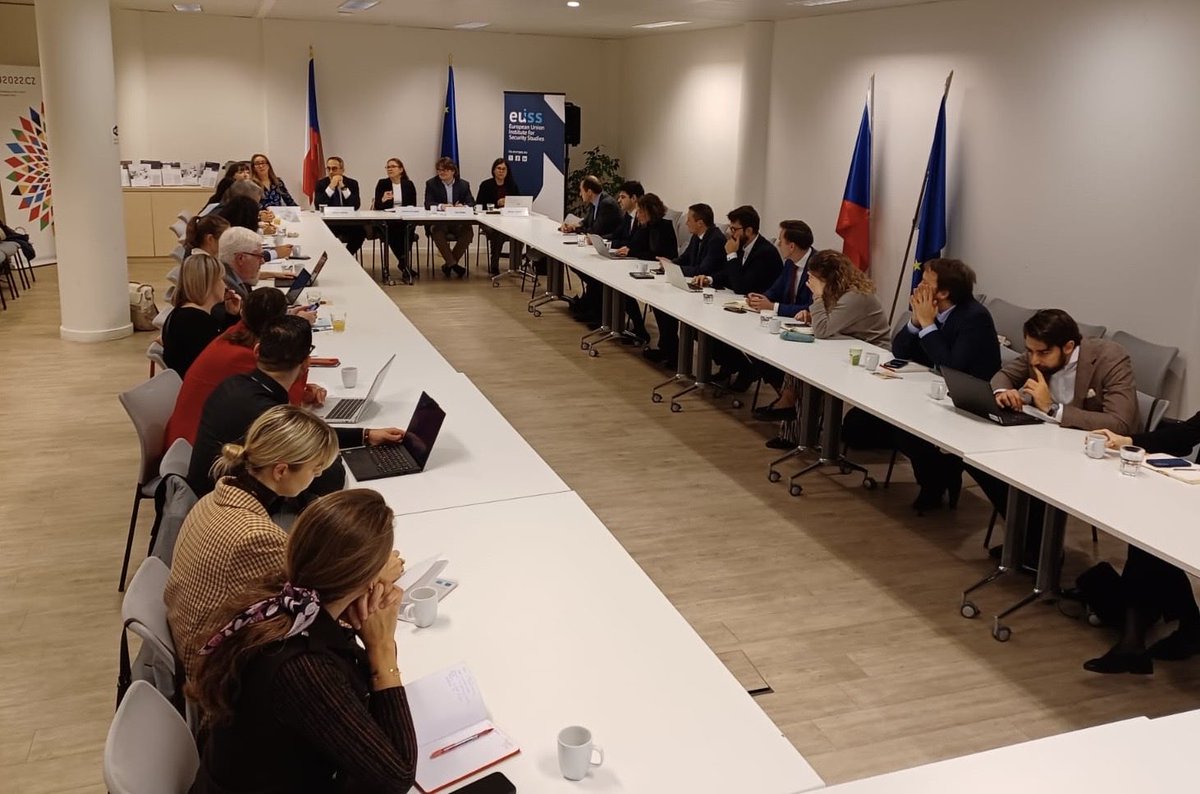 Dnes na <a href="/CZtoEU_Brussels/">Czech Permanent Representation to the EU</a> proběhl kulatý stůl ke vztahům 🇨🇳-🇺🇦 a budoucnosti evropské ekonomické bezpečnosti, organizovaný spolu s <a href="/EU_ISS/">EU Institute for Security Studies</a>.