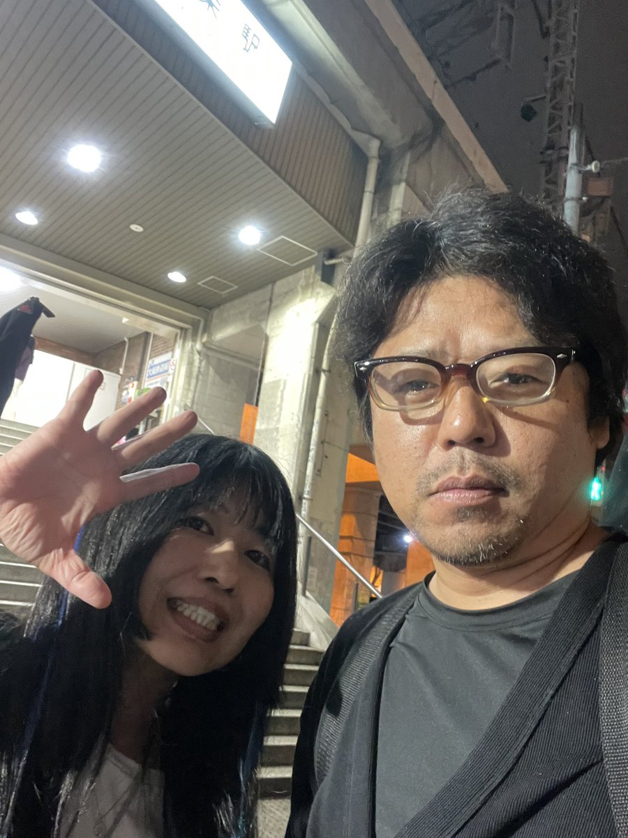 8ottoマエソンさんとmophing peopleの相方Litsukoさん。
地元大阪西九条でスタジオ入って撮影とみせかけての呑み。
マッシュも加わった。楽しかった。