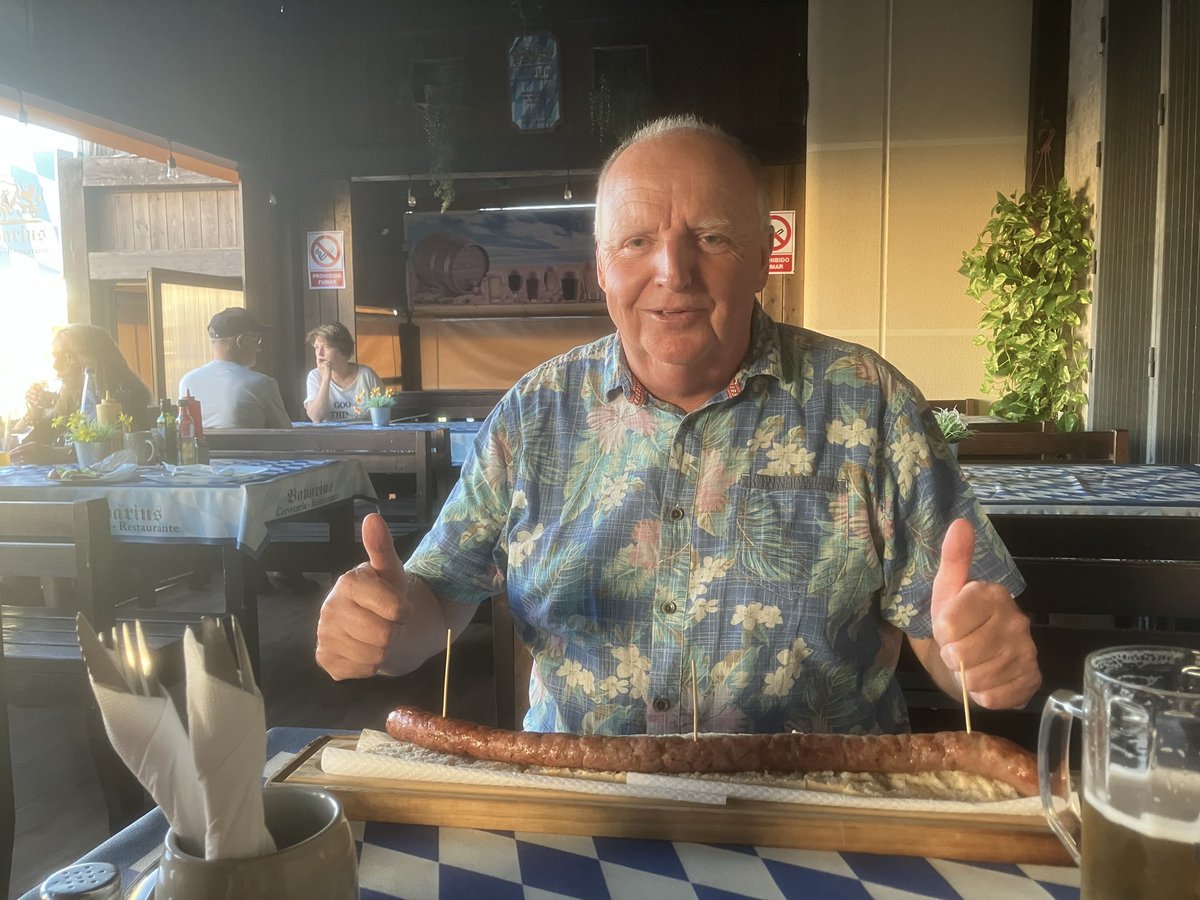 Cook209Martin's tweet image. You have to celebrate a cup win on pens ? @ExmouthTown_FC 
Utt 
@NonLeagueCrowd @swsportsnews