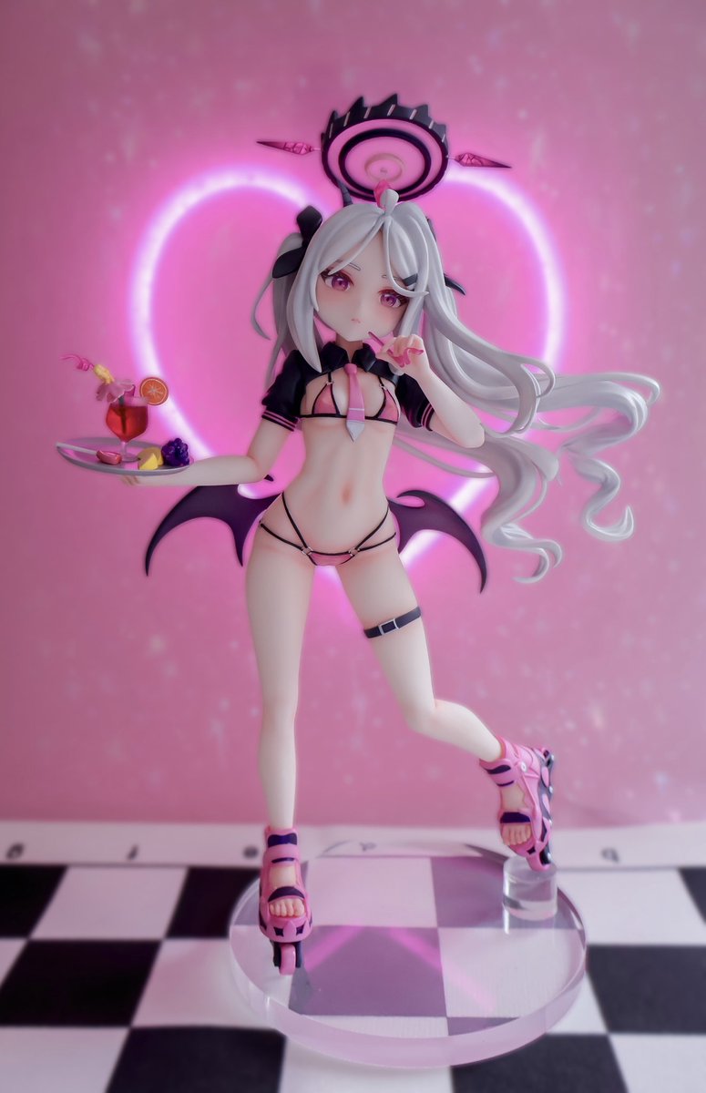 Meinmyownheadx's tweet photo. 空崎ヒナ （秘密のティータイム） 🩷
一昨日、塗装を終えました！
@nicomikko 
—-
Hina is painted and assembled by me 🤍
#ヒナ
#ブルアカ　
#ガレージキット https://t.co/GOoo4E9CvF