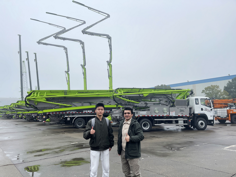 zoomkincn's tweet image. 🌍 From online to offline! Our new overseas client visited Changsha to inspect machinery and discuss future cooperation.🤝
A productive trip with visits to ZOOMLION, paving the way for stronger partnerships ahead!🚀
#clientvisit #zoomlion #constructionmachinery #equipment