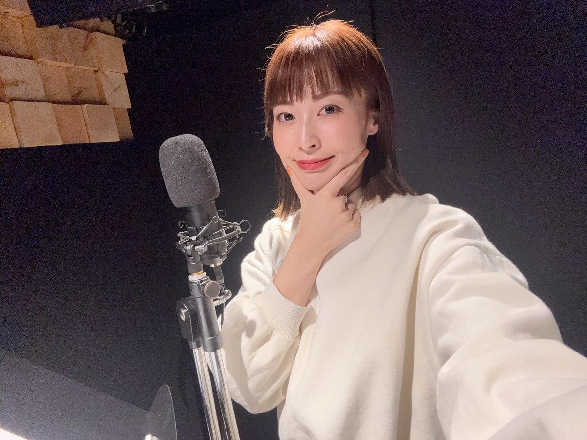 レコーディングしてきました🎙✨️
「月が綺麗な夜に、君と。」「そばにいるから」音源スポンサー様募集中です❣️
残り3口ですのでお早めにお願いします🥰✨️

▼詳細こちらから
ricollection.thebase.in

音源完成お楽しみに😍💗