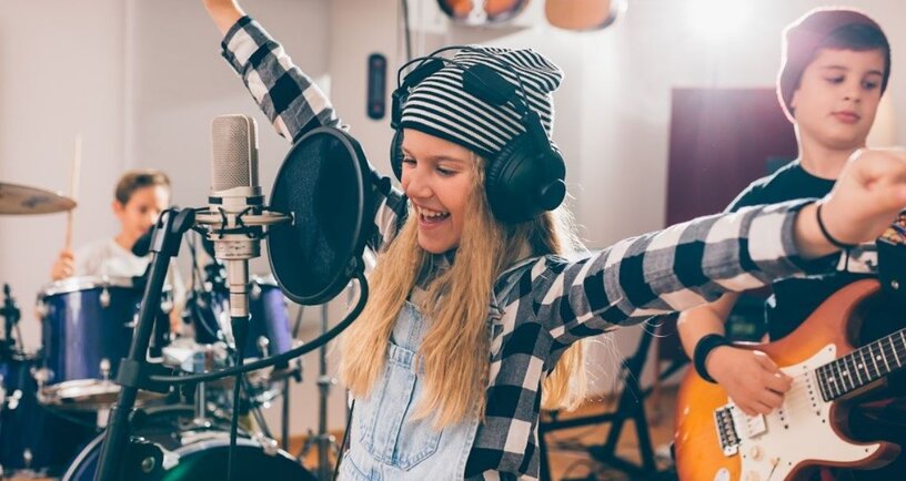 PERSBERICHT | Gedeputeerde Staten besloten dinsdag 21 oktober subsidie toe te kennen aan 31 projecten voor een totaalbedrag van € 1.366.677. Het geld is afkomstig uit de regeling Cultuurversterking en cultuurinnovatie in de regio NSPD.

➡️ Lees meer op zeeland.nl/actueel/31-cul…