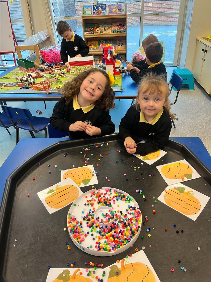 ctrps1's tweet image. Look at our wonderful boys and girls in Miss Breen’s P1B class! 🌟 

They’ve settled in so well and are already playing so beautifully together. It’s heartwarming to see so many new friendships blossoming each day! 💛 

#P1B #EarlyYears #FriendshipInAction