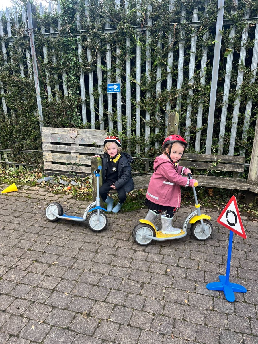 ctrps1's tweet image. Look at our wonderful boys and girls in Miss Breen’s P1B class! 🌟 

They’ve settled in so well and are already playing so beautifully together. It’s heartwarming to see so many new friendships blossoming each day! 💛 

#P1B #EarlyYears #FriendshipInAction