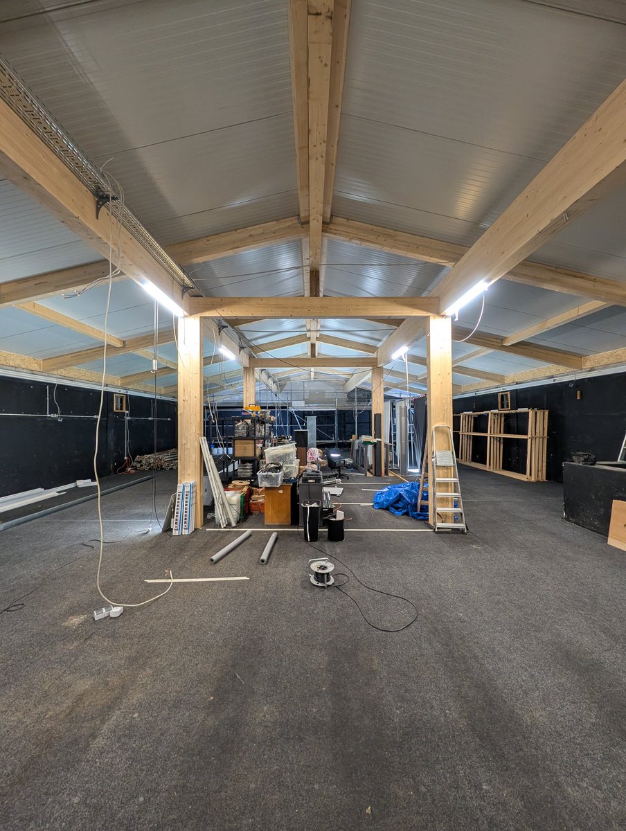 Flipper- und Arcademuseum (@flipperarcade) on Twitter photo Wie versprochen, ein kleines weiteres Update. Dach steht erstmal. Aber da sind aus einer großen Baustelle viele Kleine geworden. Haben noch keinen festen Termin bezüglich Öffnung. Aber unsere Mitglieder sind Tag & Nacht ehrenamtlich damit beschäftigt, dass alles wieder gut wird. Wie versprochen, ein kleines weiteres Update. Dach steht erstmal. Aber da sind aus einer großen Baustelle viele Kleine geworden. Haben noch keinen festen Termin bezüglich Öffnung. Aber unsere Mitglieder sind Tag & Nacht ehrenamtlich damit beschäftigt, dass alles wieder gut wird.