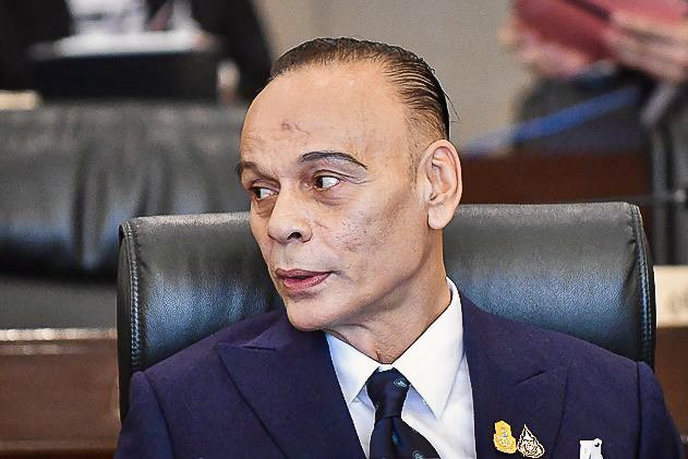 zenjournalist's tweet image. เมื่อสองปีก่อน อนุทิน ชาญวีรกูล ได้แต่งตั้ง “ชาดา ไทยเศรษฐ์” เจ้าพ่อมาเฟียชื่อฉาว ให้เป็นผู้สอบสวนขบวนการอาชญากรรมระดับจังหวัด 1/4