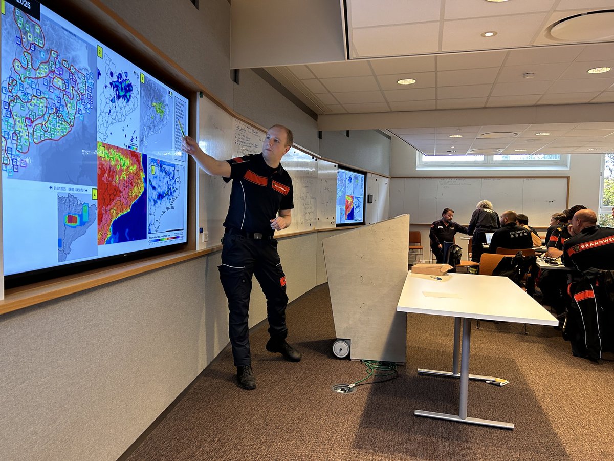 Final day of #EWED Training Event &amp; Hackathon #TEHackathon! 👏🔥
📌Featuring:
- EWED’s philosophy for responding to Extreme Wildfire Events #EWEs.
- The EWED #WildfireDataPortal – in development – and #CLASS model.
- A simulation exercise of an Extreme Wildfire Event #EWE