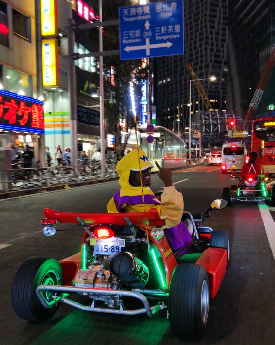 ezzyskii's tweet image. MARIO KART