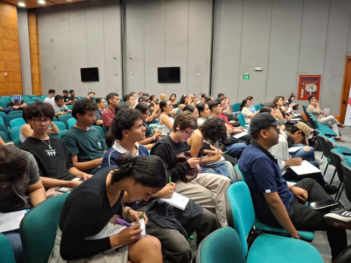 #AEstaHora se realiza el Taller “Inteligencia Artificial para Comunicadores y Periodistas”, un espacio de aprendizaje liderado por Néstor Julián Quintero Castaño, Gerente de Gobierno Digital de la Secretaría TIC de la Gobernación del Meta.