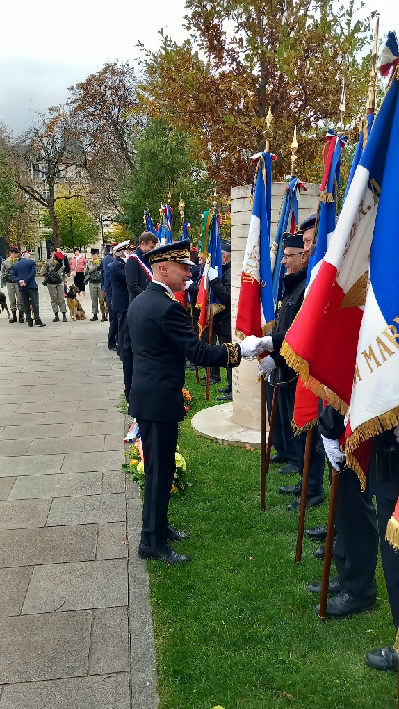 🇫🇷 Hommage aux soldats morts pour la France en opérations extérieures 🇫🇷

À Reims, le sous-préfet Benoît Lemaire a présidé la cérémonie d’hommage en mémoire des soldats morts pour la France en opérations extérieures, et en souvenir de l’attentat du Drakkar, survenu le 23 octobre